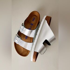 Birkenstock Arizona Metallic Silver Leather Soft Footbed US 9 9.5 Chic Comfort